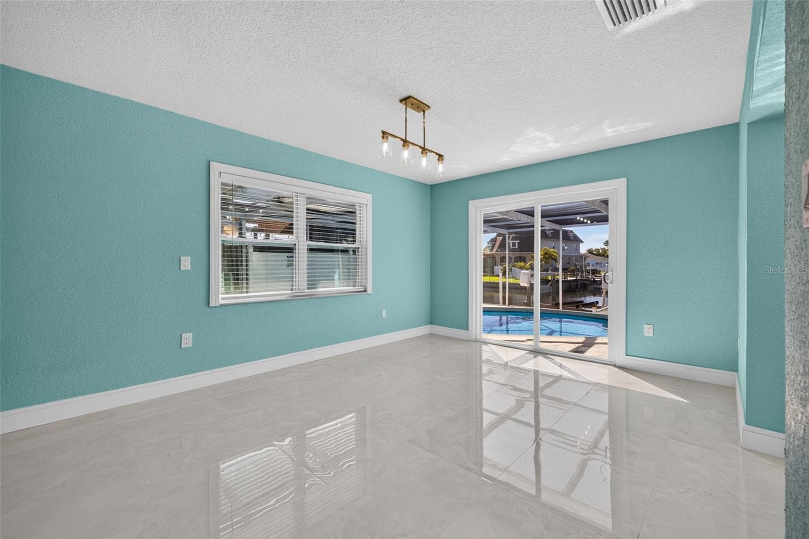 Single Family Residence at 4643 BAY CREST DR, TAMPA, photo 16 of 49