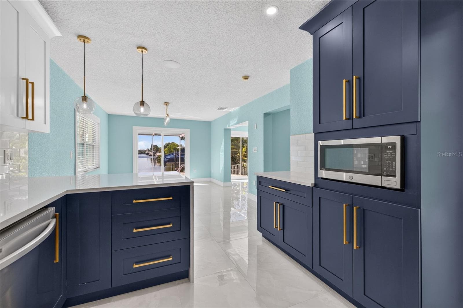 Single Family Residence at 4643 BAY CREST DR, TAMPA, photo 18 of 49
