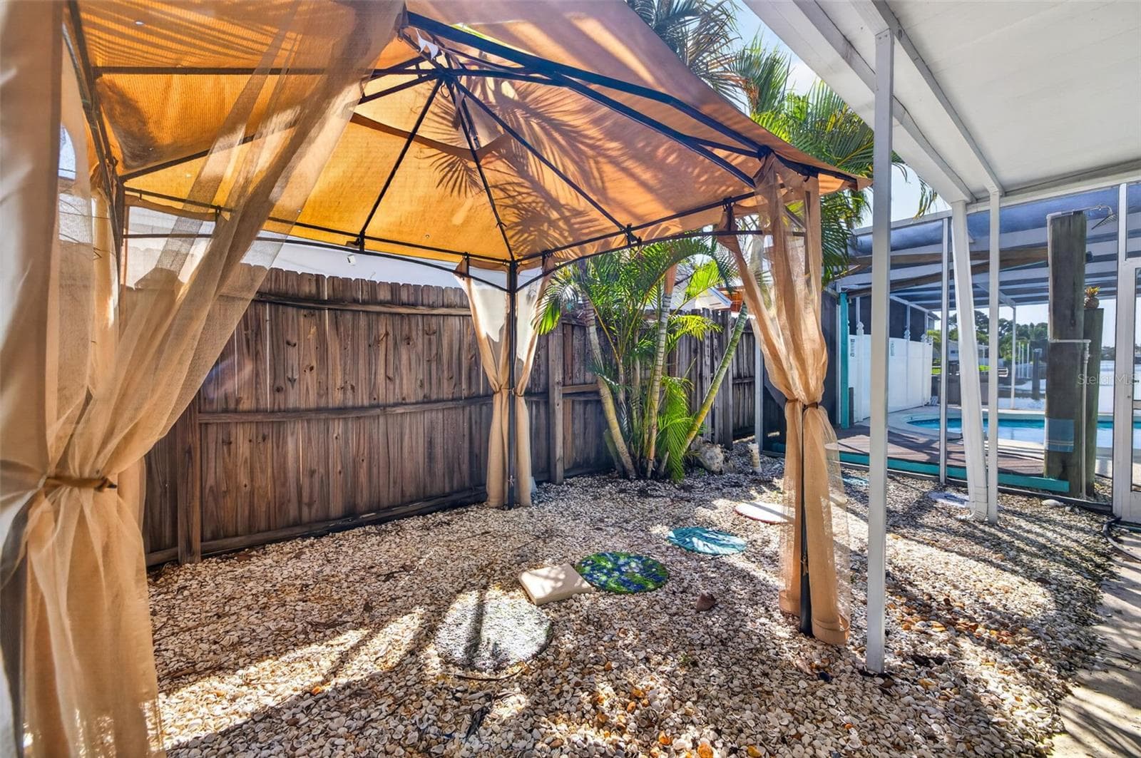 Single Family Residence at 4643 BAY CREST DR, TAMPA, photo 40 of 49