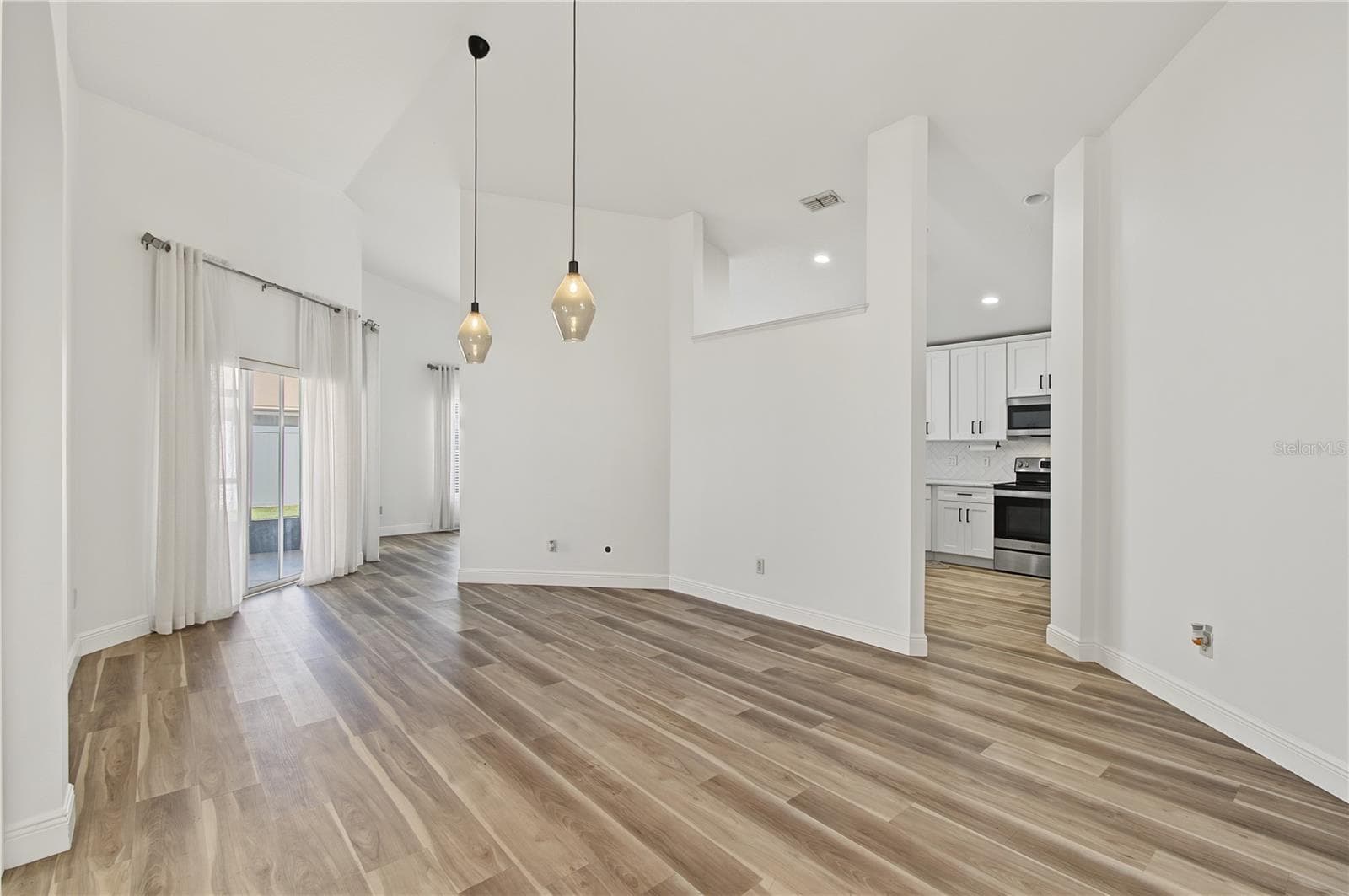 Single Family Residence at 3109 HERITAGE PARK WAY, ORLANDO, photo 5 of 44