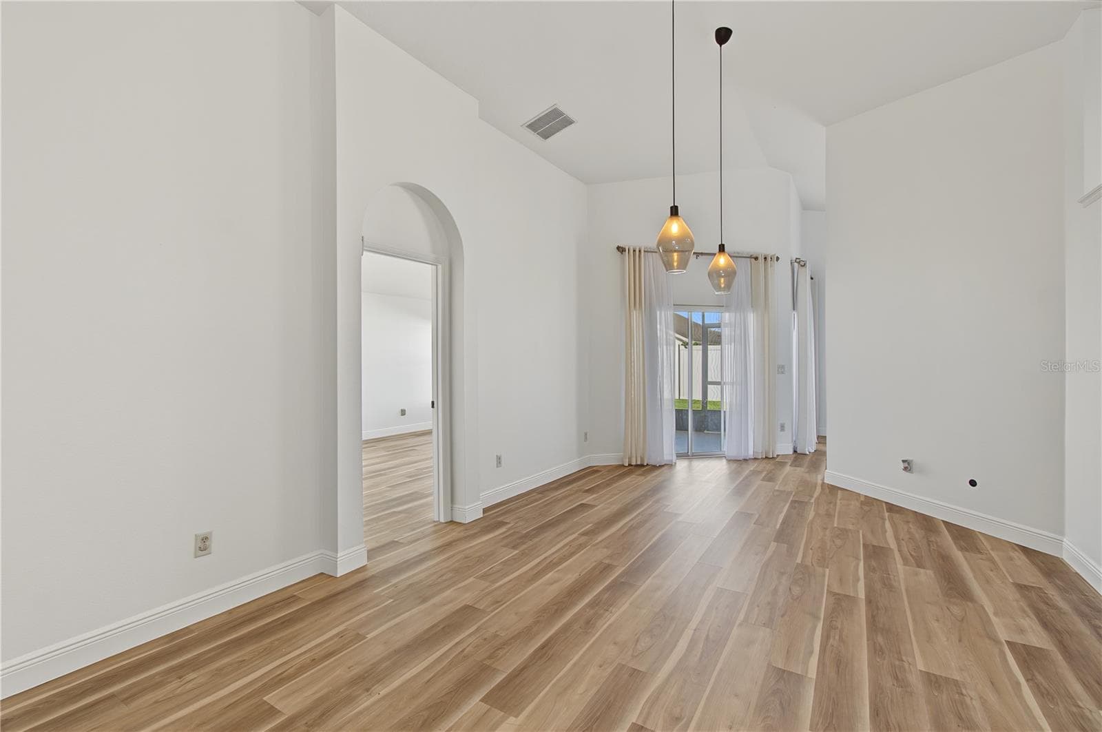 Single Family Residence at 3109 HERITAGE PARK WAY, ORLANDO, photo 6 of 44