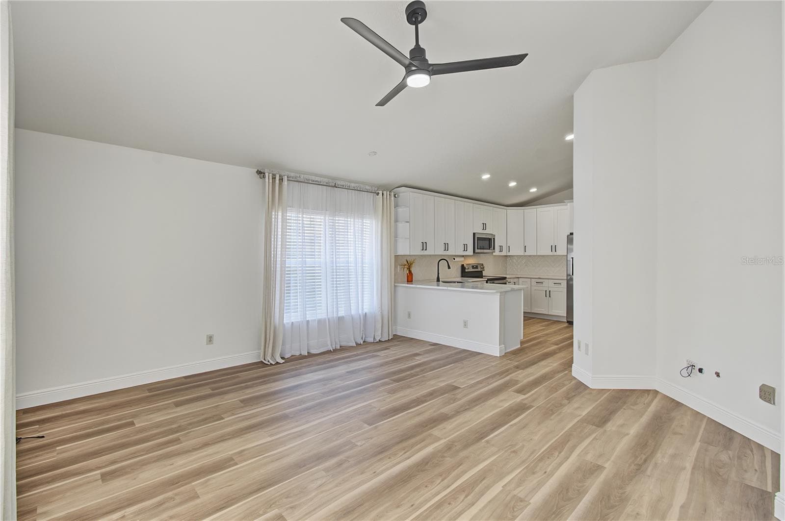 Single Family Residence at 3109 HERITAGE PARK WAY, ORLANDO, photo 13 of 44
