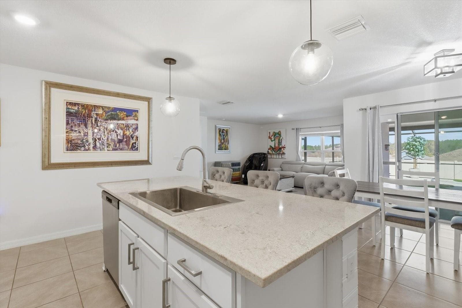 Single Family Residence at 315 W FAIRWAYS VIEW DR, BEVERLY HILLS, photo 6 of 49