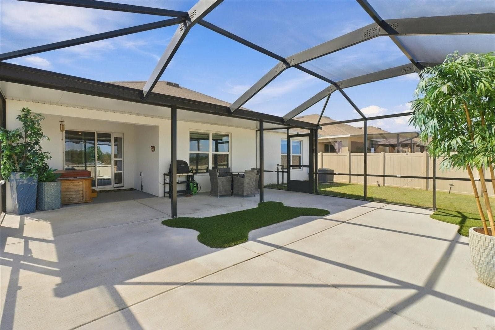 Single Family Residence at 315 W FAIRWAYS VIEW DR, BEVERLY HILLS, photo 36 of 49