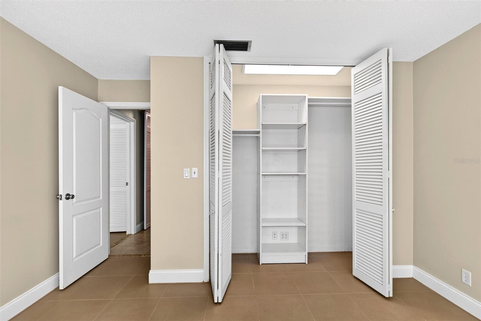 Single Family Residence at 30 BOSARVEY CIR, ORMOND BEACH, photo 33 of 86
