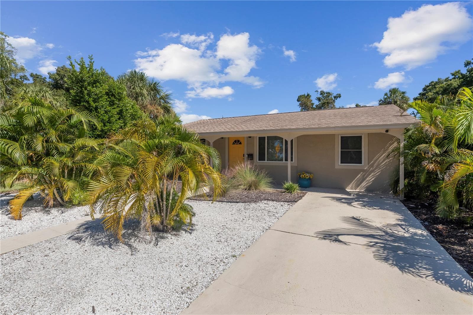 Single Family Residence at 2326 44TH ST S, ST PETERSBURG, photo 2 of 40