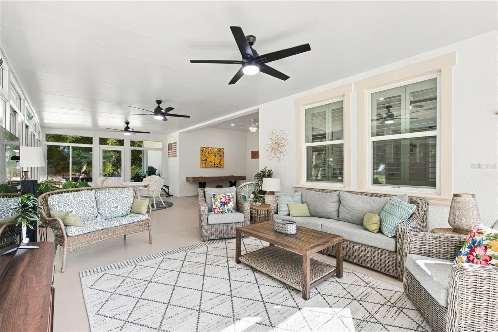 Florida Room - 9909 PINE LEAF LN, DADE CITY