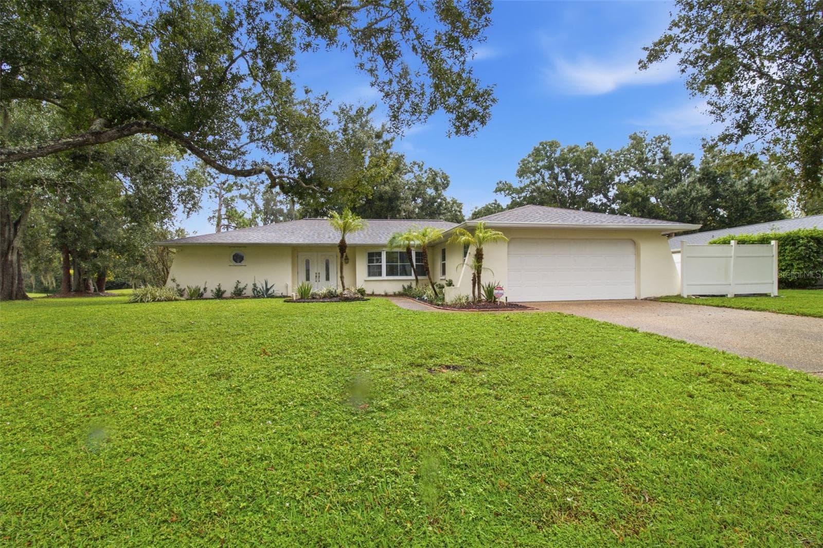Single Family Residence at 4105 BENT TREE BLVD, SARASOTA, photo 2 of 27