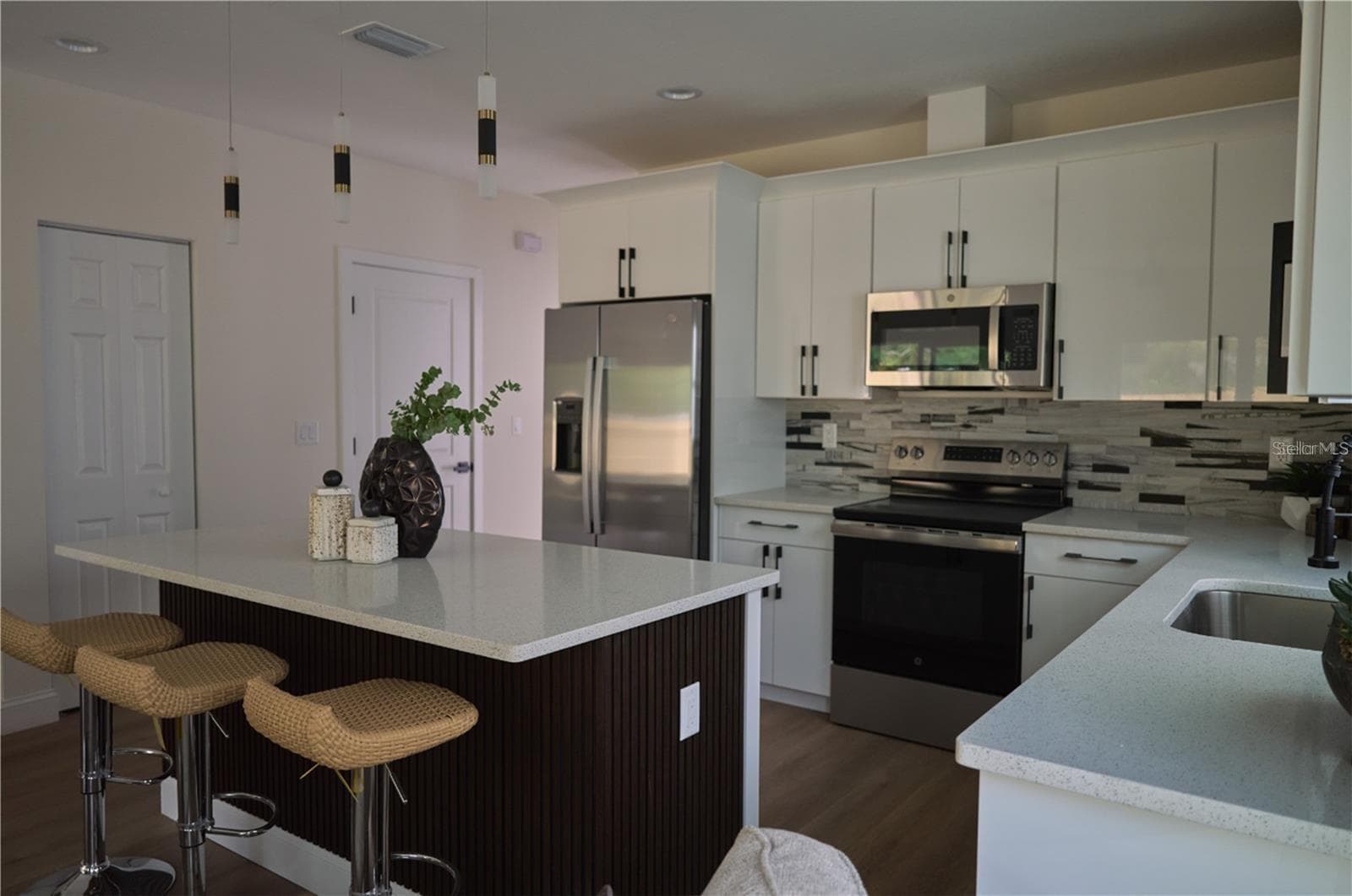 Townhouse at 3612 N GARRISON ST, TAMPA, photo 9 of 20