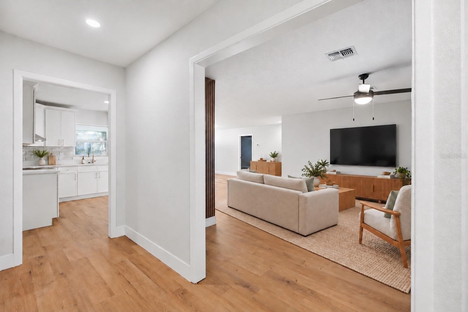 Single Family Residence at 3023 ROCKINGHAM CIR, ORLANDO, photo 3 of 35