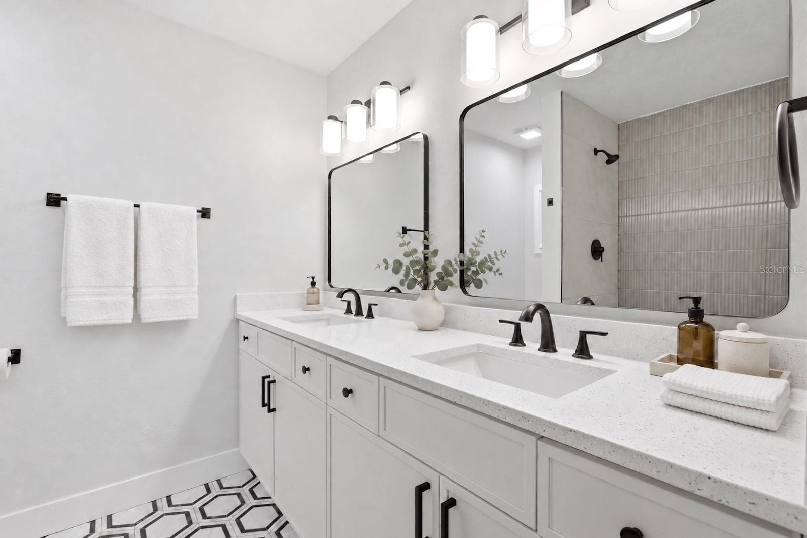 Primary bathroom - 3023 ROCKINGHAM CIR, ORLANDO