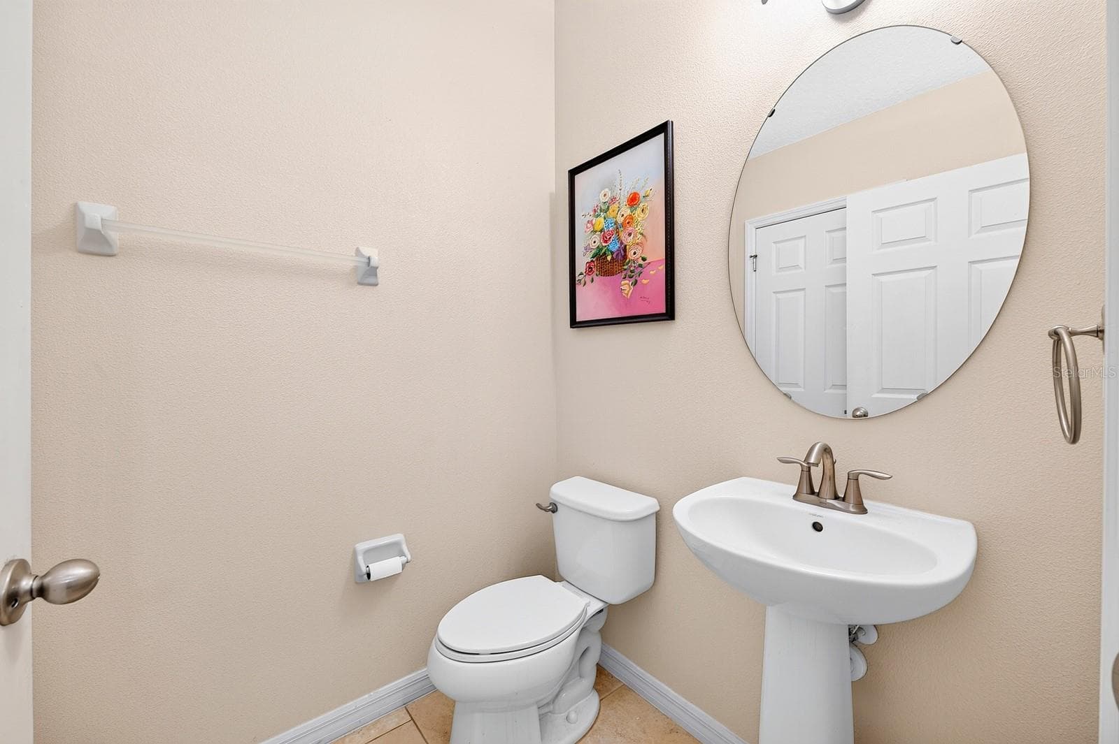A first floor half Bath is perfect for guests and everyday living. - 2109 VICTORIA GLEN DR, SANFORD