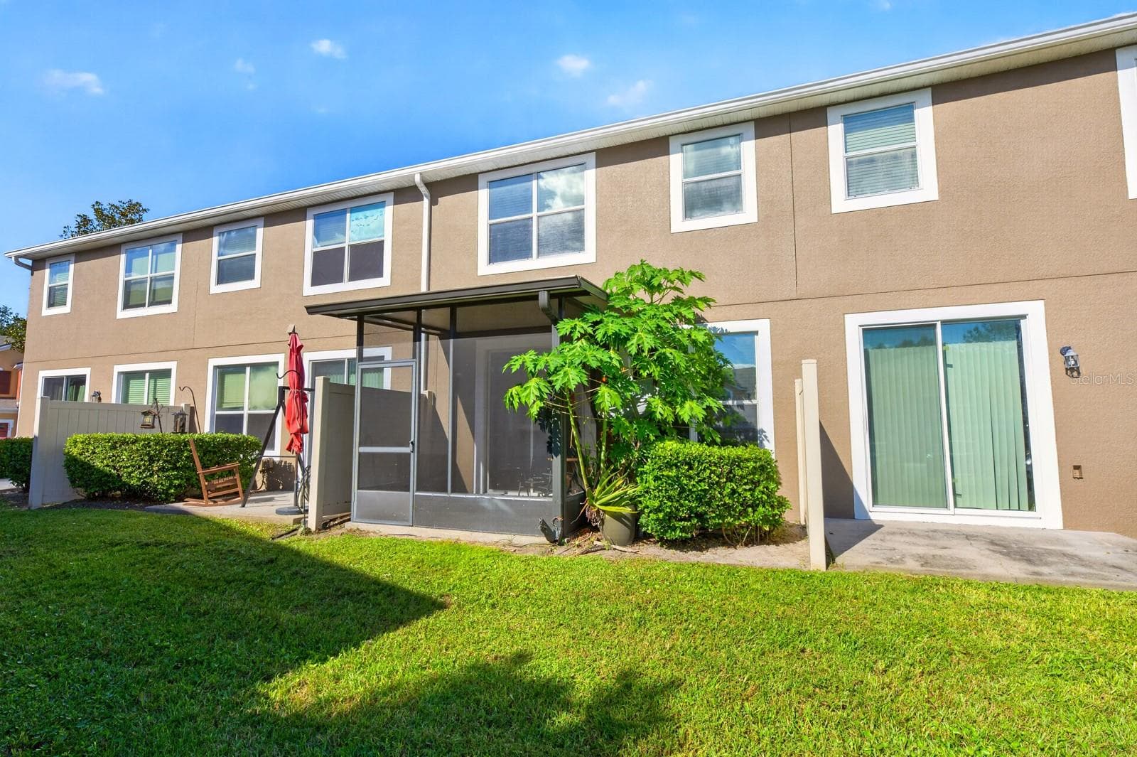 The back of the home - 2109 VICTORIA GLEN DR, SANFORD