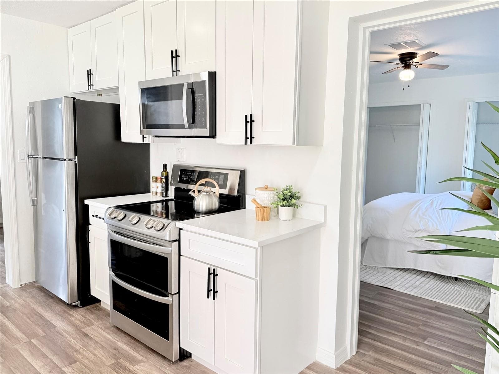 Single Family Residence at 114 4TH ST NW, RUSKIN, photo 10 of 28