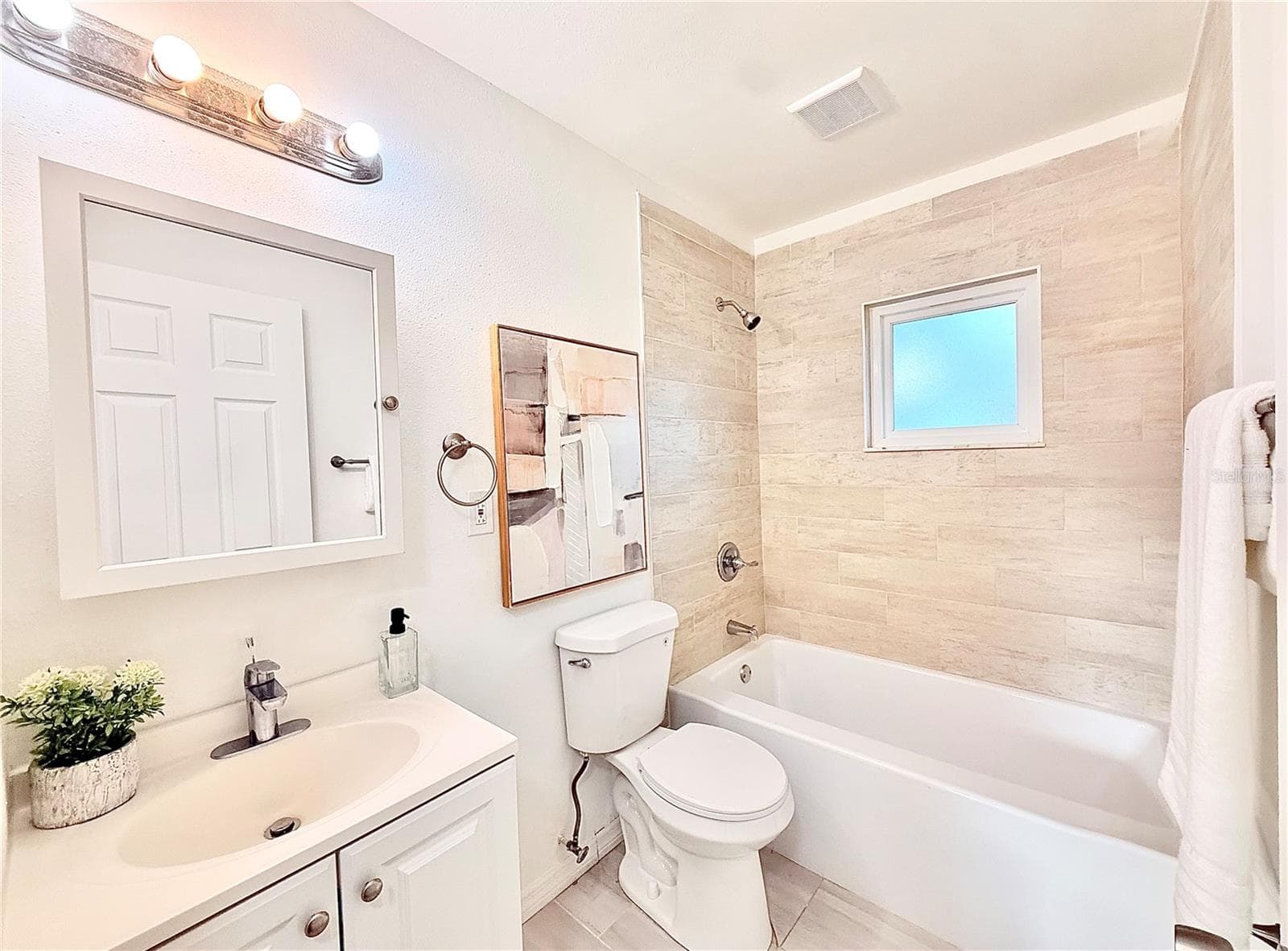 Single Family Residence at 114 4TH ST NW, RUSKIN, photo 18 of 28