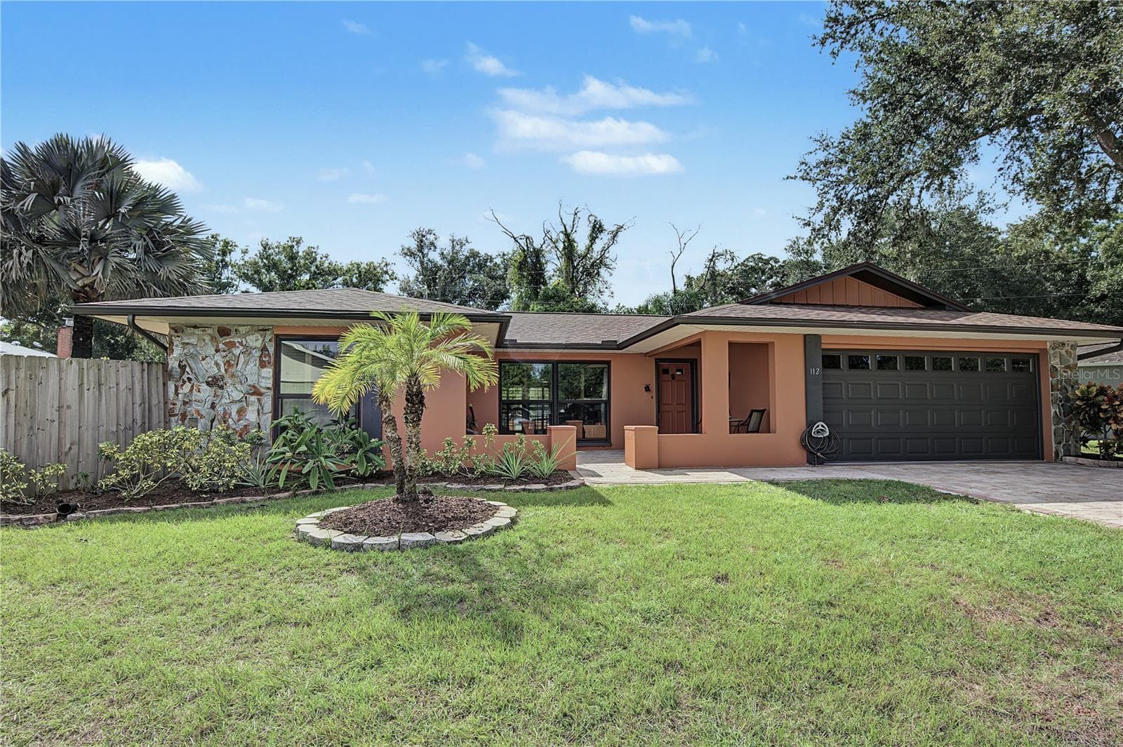 112 PEACOCK CIR