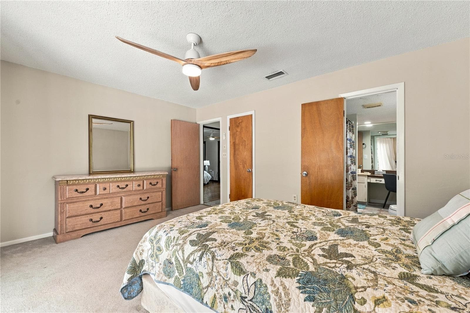 26. Bedroom #2 (11.7 x 15) Functions as a Double Master Suite w Access to 2nd Bathroom! + Walk in Closet (5.3 x 4.3')! - 112 PEACOCK CIR, SAFETY HARBOR