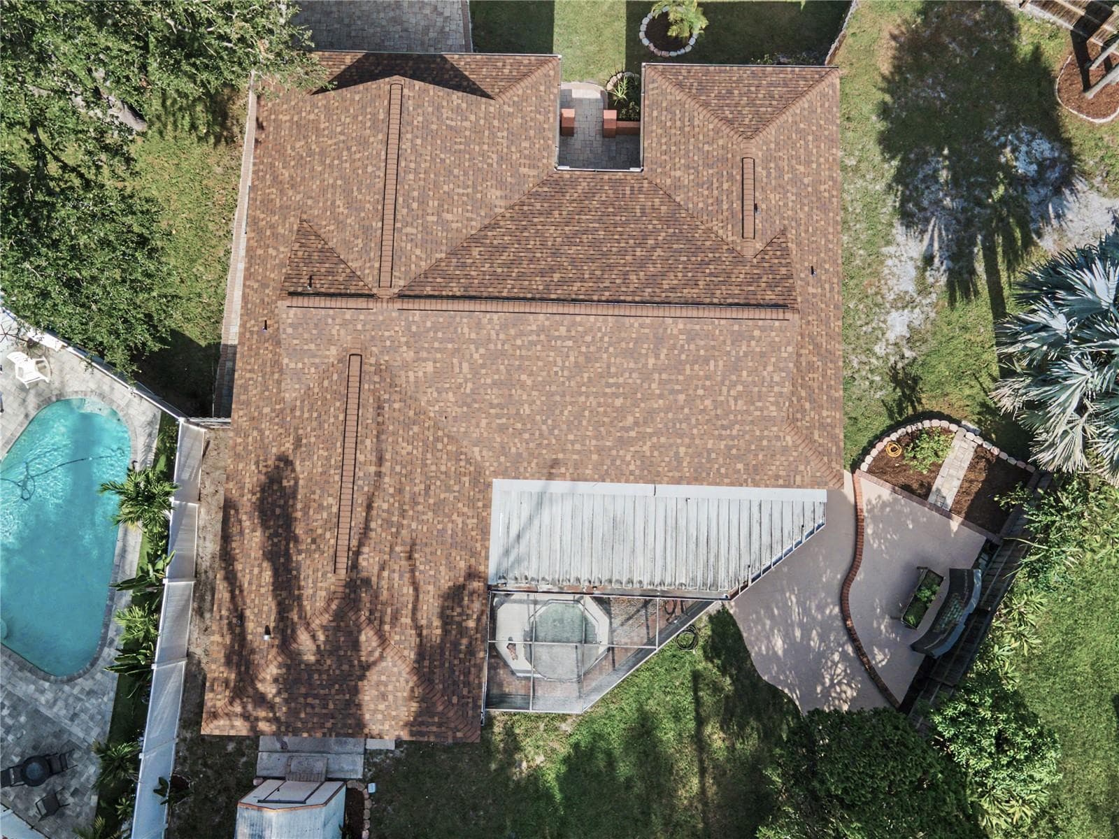 79. This New Roof Will Save YOU a Load of Money!! - 112 PEACOCK CIR, SAFETY HARBOR