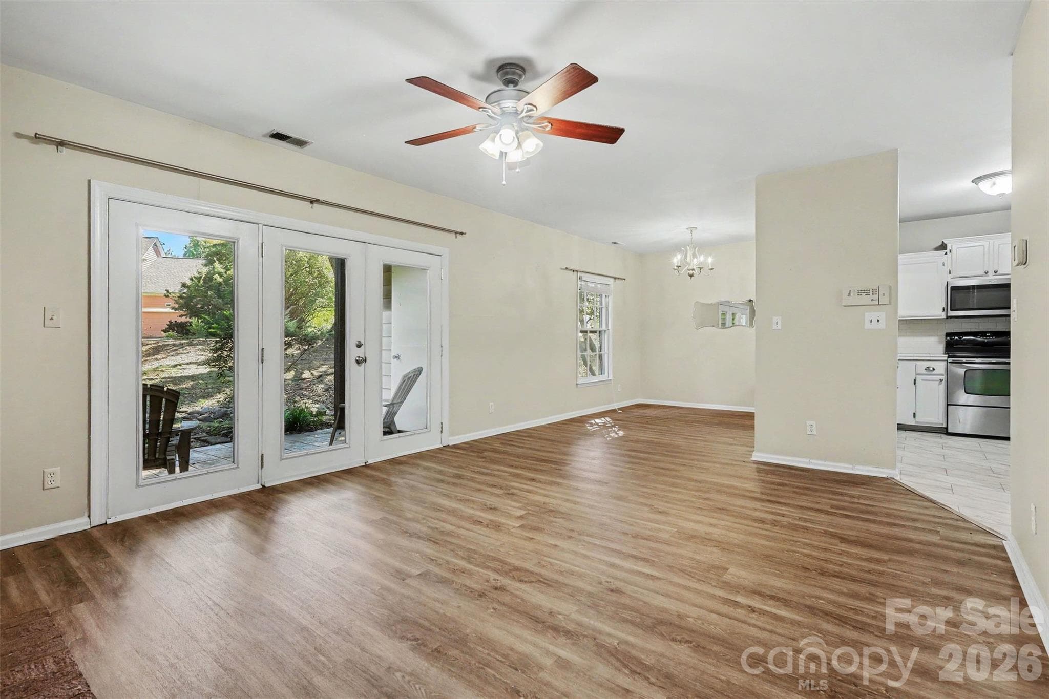 Condominium at 3200 Selwyn Farms Lane, Charlotte, photo 7 of 24