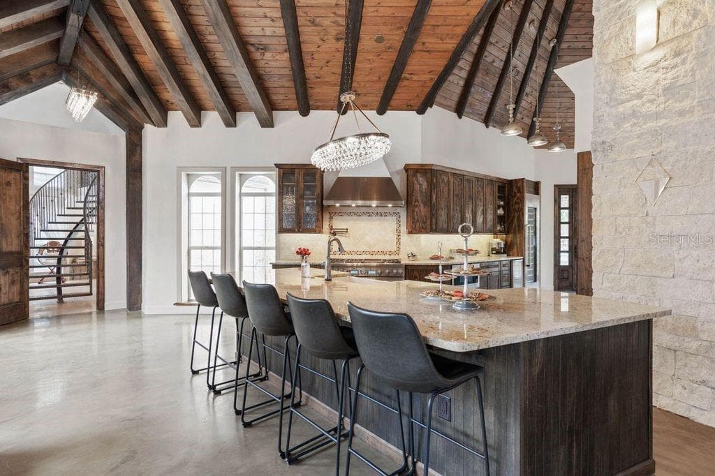 Oversized Kitchen Island - 2627 JOHN ANDERSON DR, ORMOND BEACH