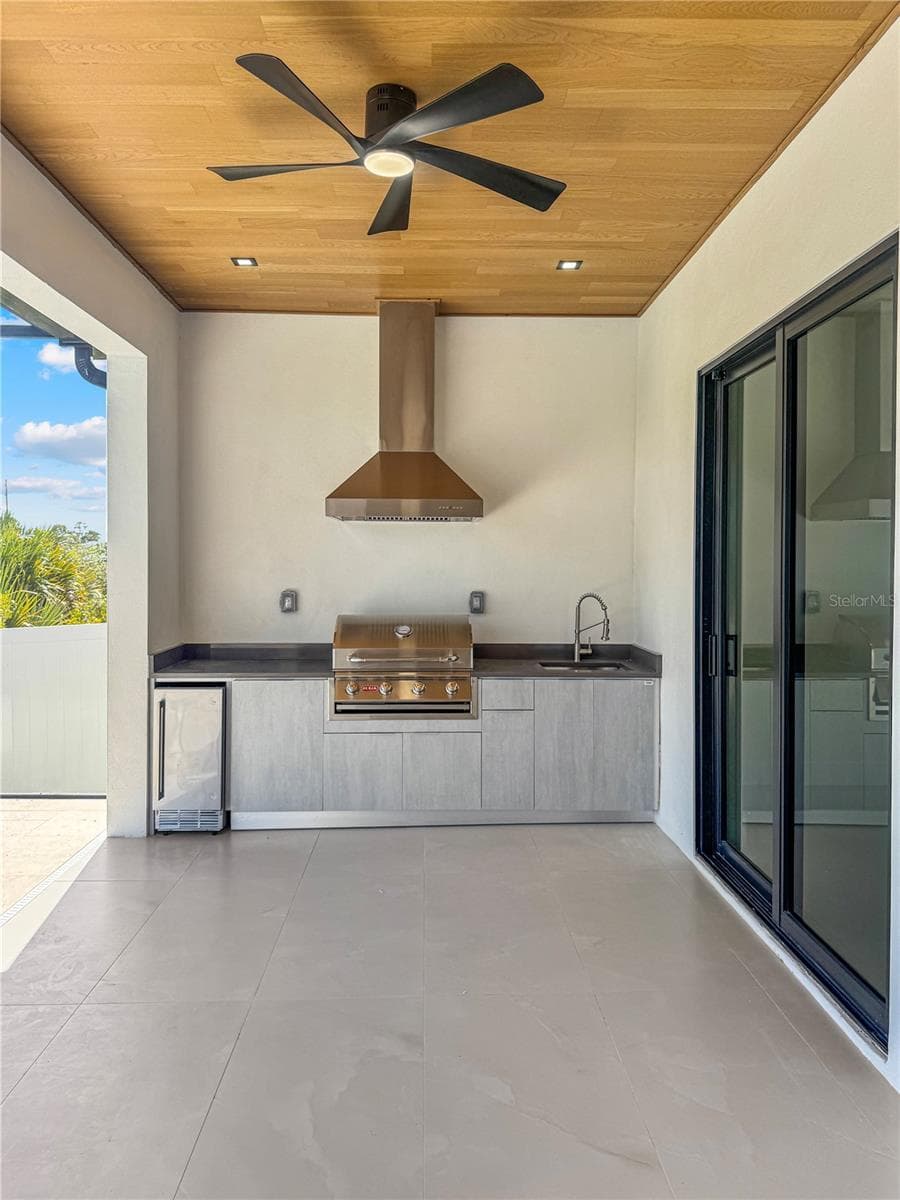 Covered Lanai with Outdoor Kitchen, Sink and Ice Maker - 8568 SANTA CRUZ DR, PORT CHARLOTTE
