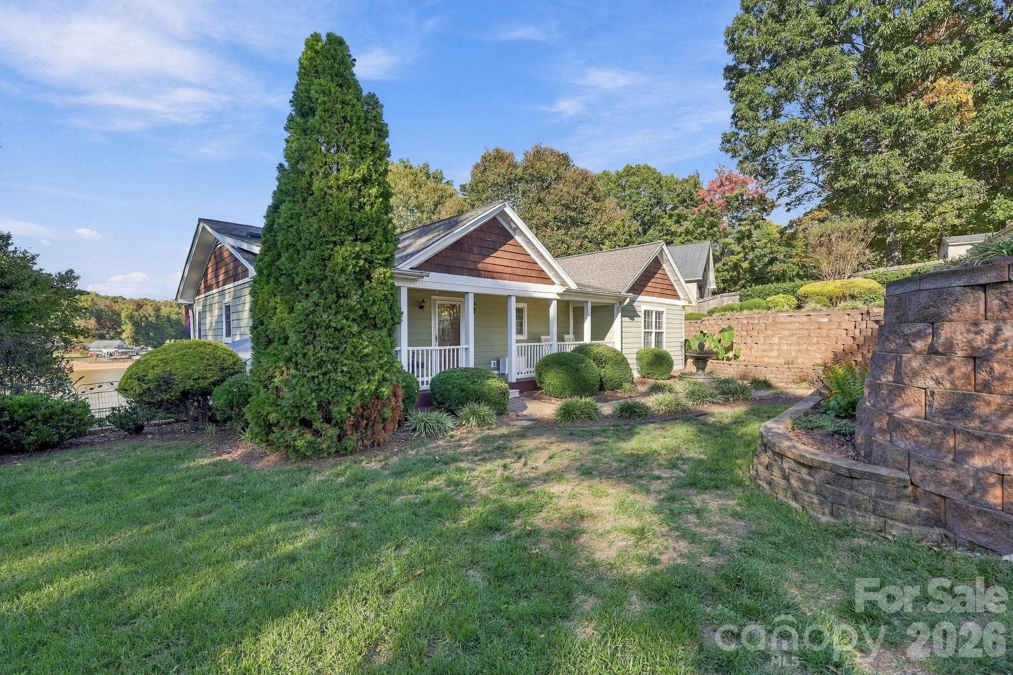Single Family Residence at 1332 Lake Drive 9 Drive, Lexington, photo 2 of 35