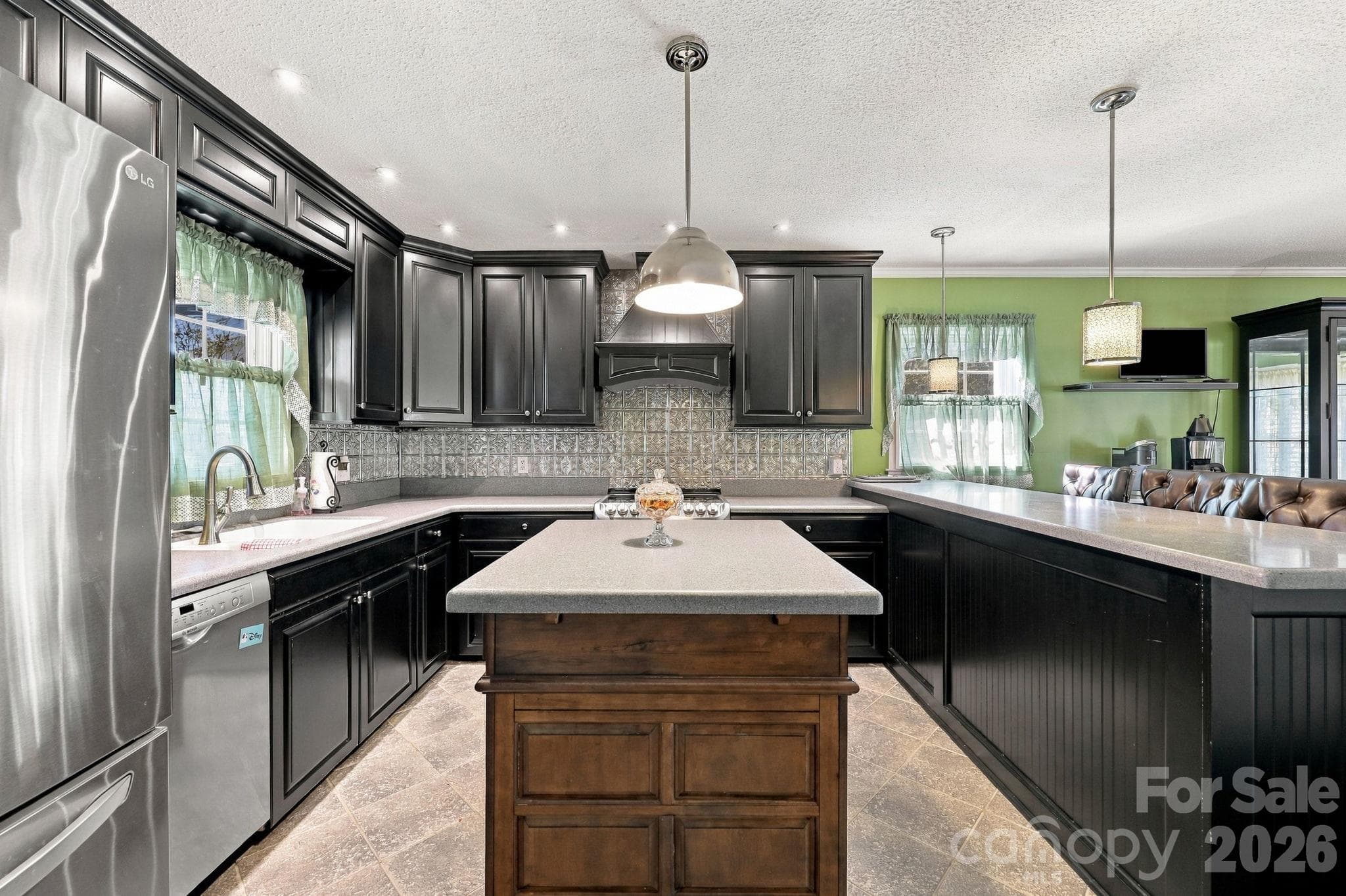 Single Family Residence at 1332 Lake Drive 9 Drive, Lexington, photo 5 of 35