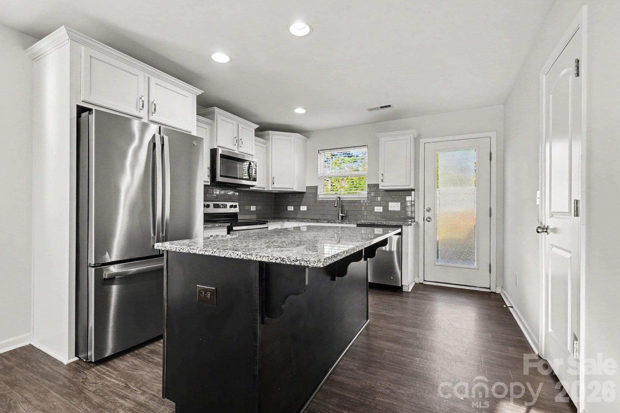 Single Family Residence at 229 Austen Lakes Drive, York, photo 5 of 19