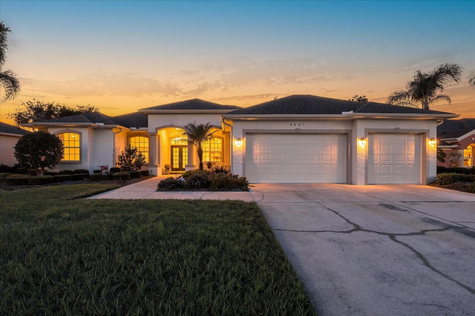 Single Family Residence at 9921 LAUREL VALLEY AVENUE CIR, BRADENTON, photo 2 of 34