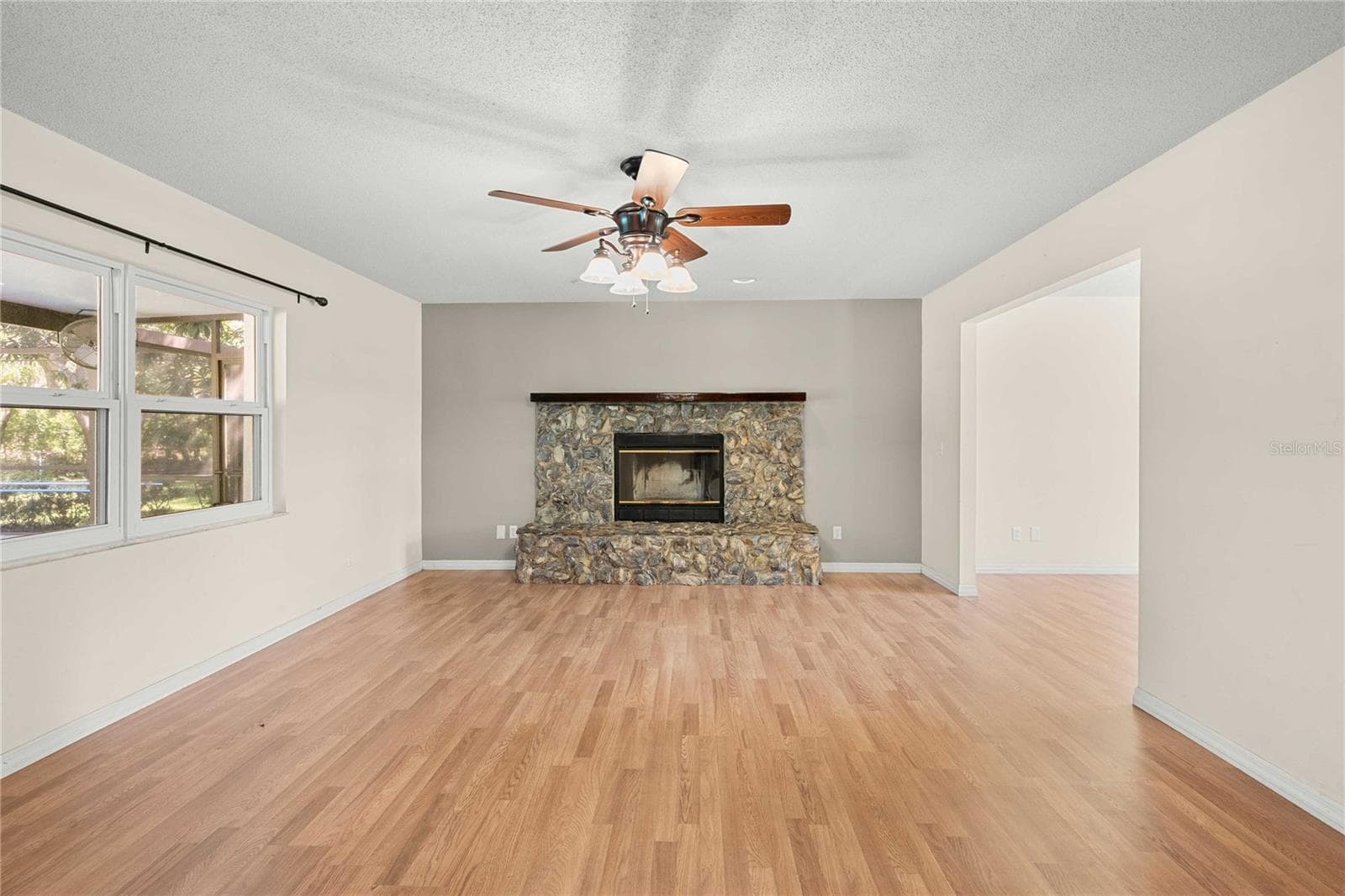 Living Room - 37544 TUCKER RD, ZEPHYRHILLS