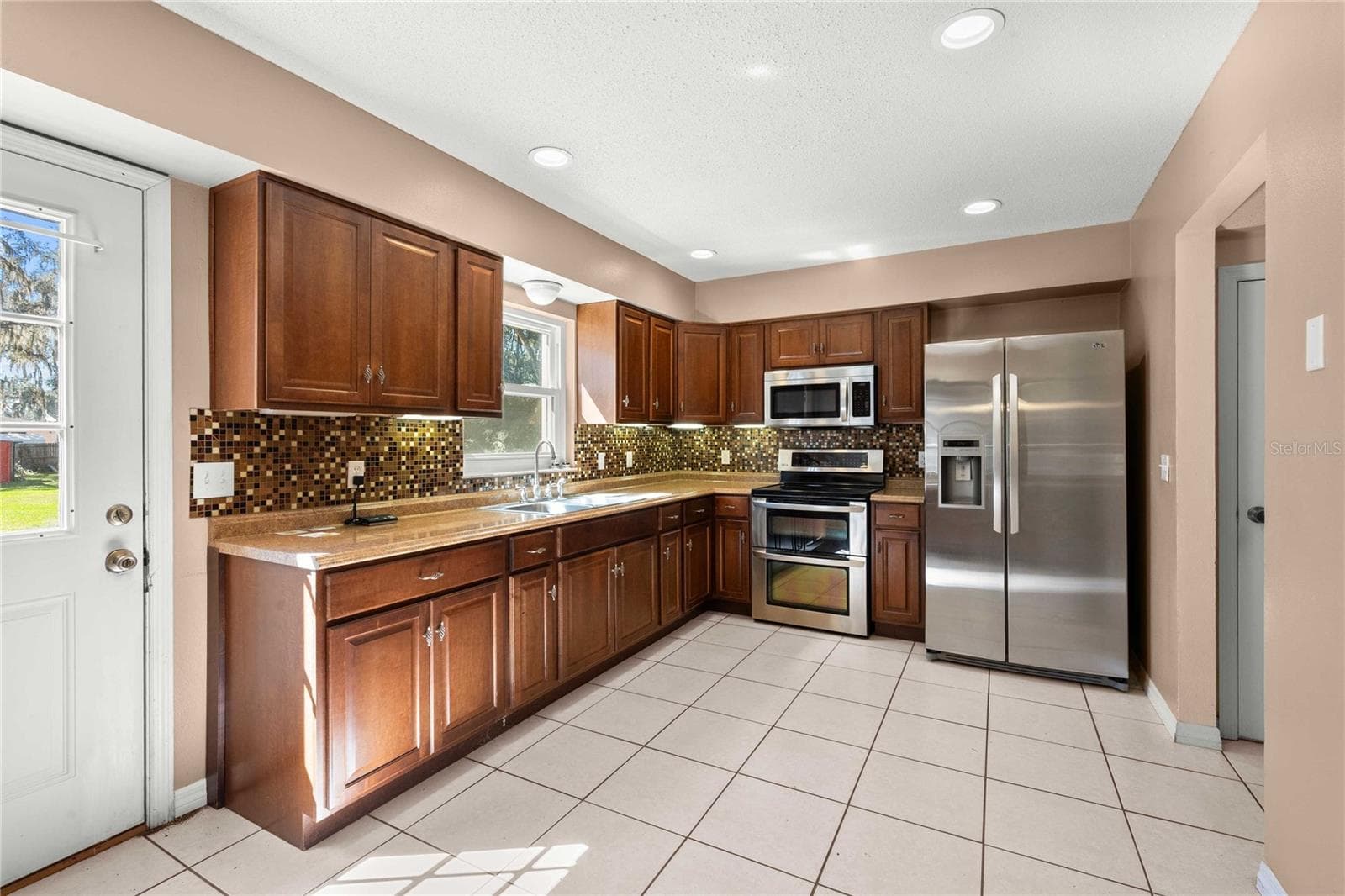 Kitchen - 37544 TUCKER RD, ZEPHYRHILLS