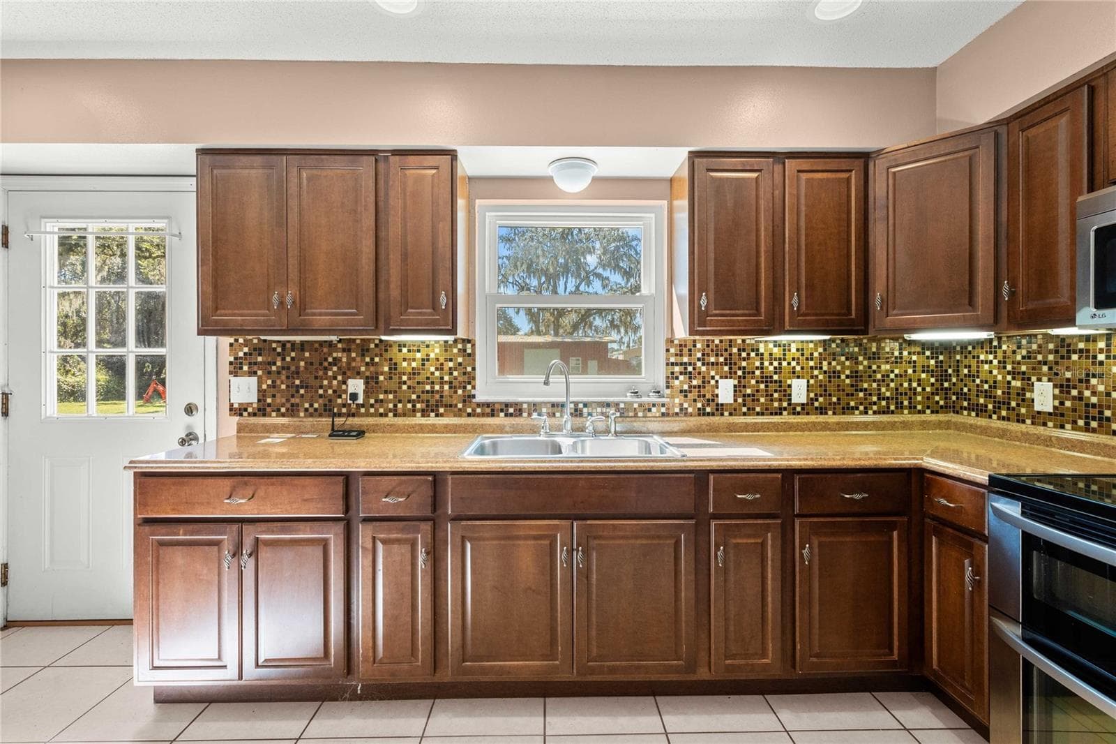 Kitchen - 37544 TUCKER RD, ZEPHYRHILLS