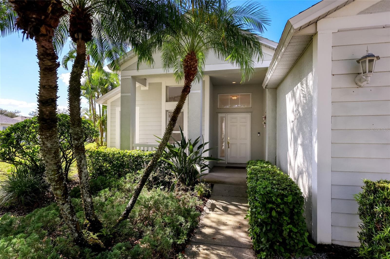 Single Family Residence at 6212 MACAW GLN, LAKEWOOD RANCH, photo 4 of 48