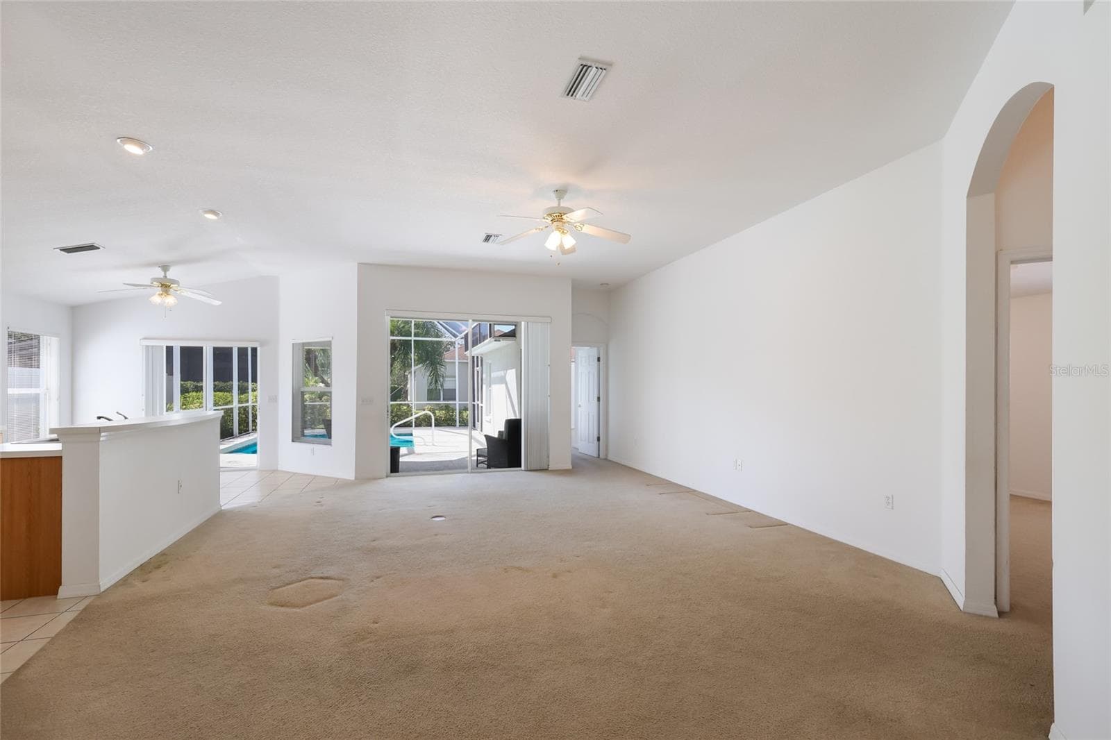 Single Family Residence at 6212 MACAW GLN, LAKEWOOD RANCH, photo 10 of 48
