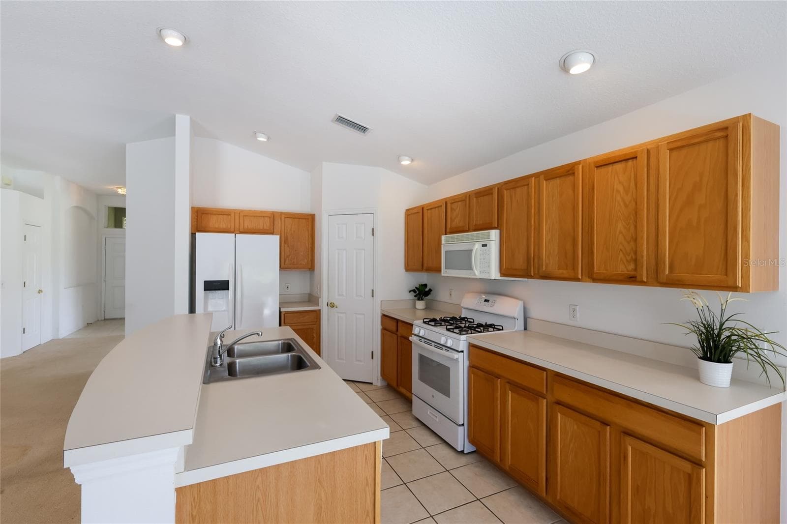 Single Family Residence at 6212 MACAW GLN, LAKEWOOD RANCH, photo 14 of 48