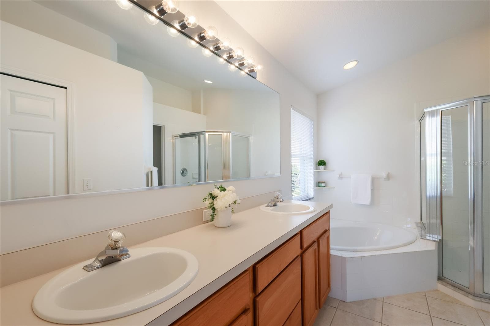Single Family Residence at 6212 MACAW GLN, LAKEWOOD RANCH, photo 20 of 48