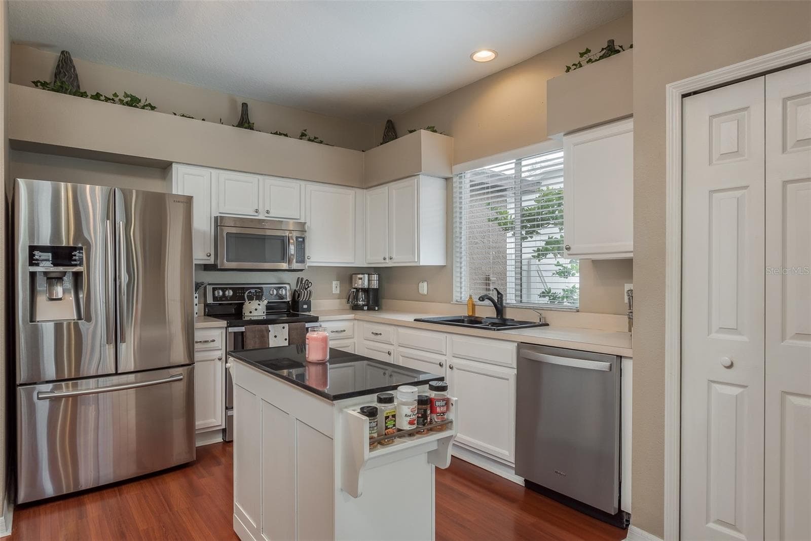 Single Family Residence at 1633 SHADY OAKS DR, OLDSMAR, photo 16 of 53