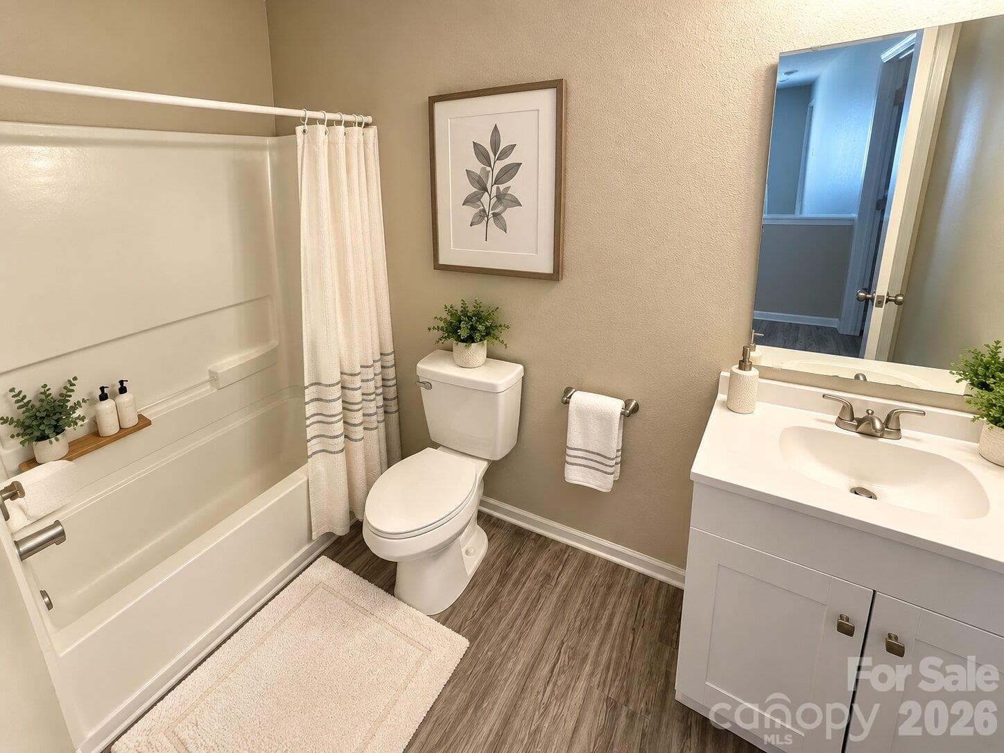 Single Family Residence at 1620 Lynford Drive, Charlotte, photo 8 of 14