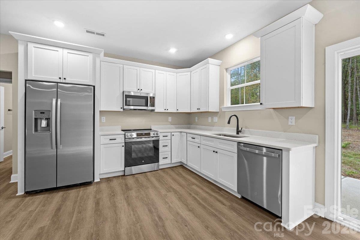 Single Family Residence at 318 Stanback Street, Mount Gilead, photo 14 of 34