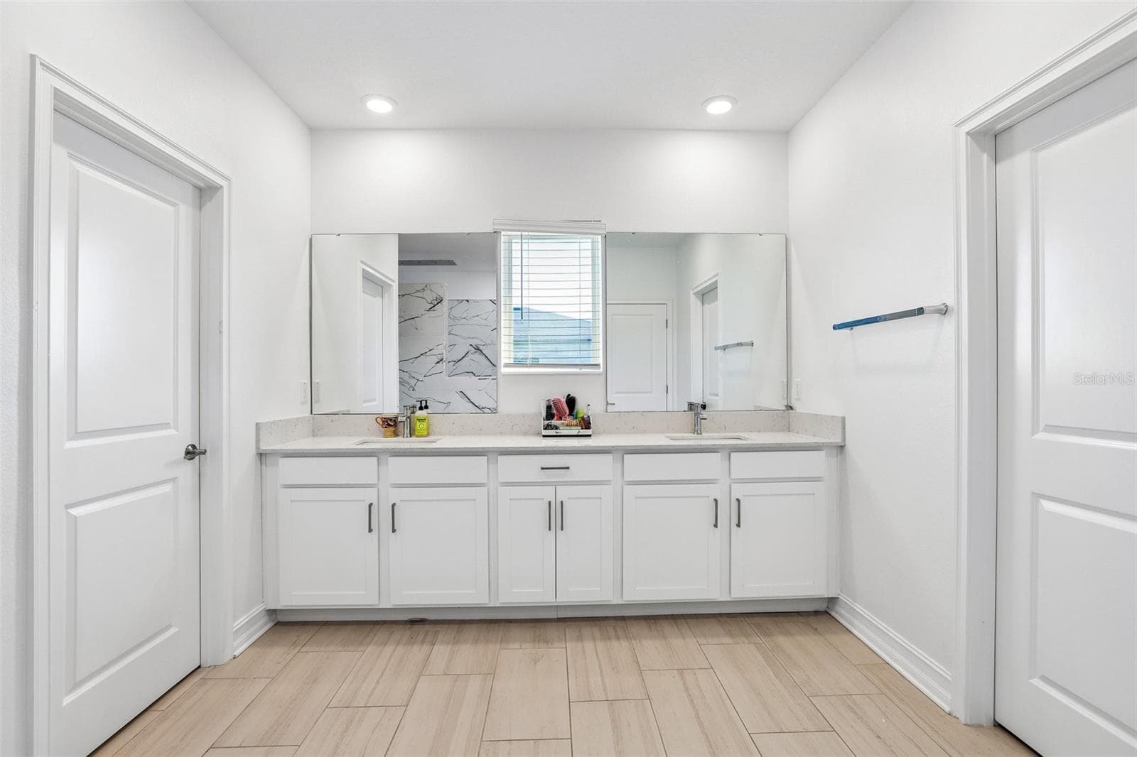 Single Family Residence at 7702 S KISSIMMEE ST, TAMPA, photo 21 of 37