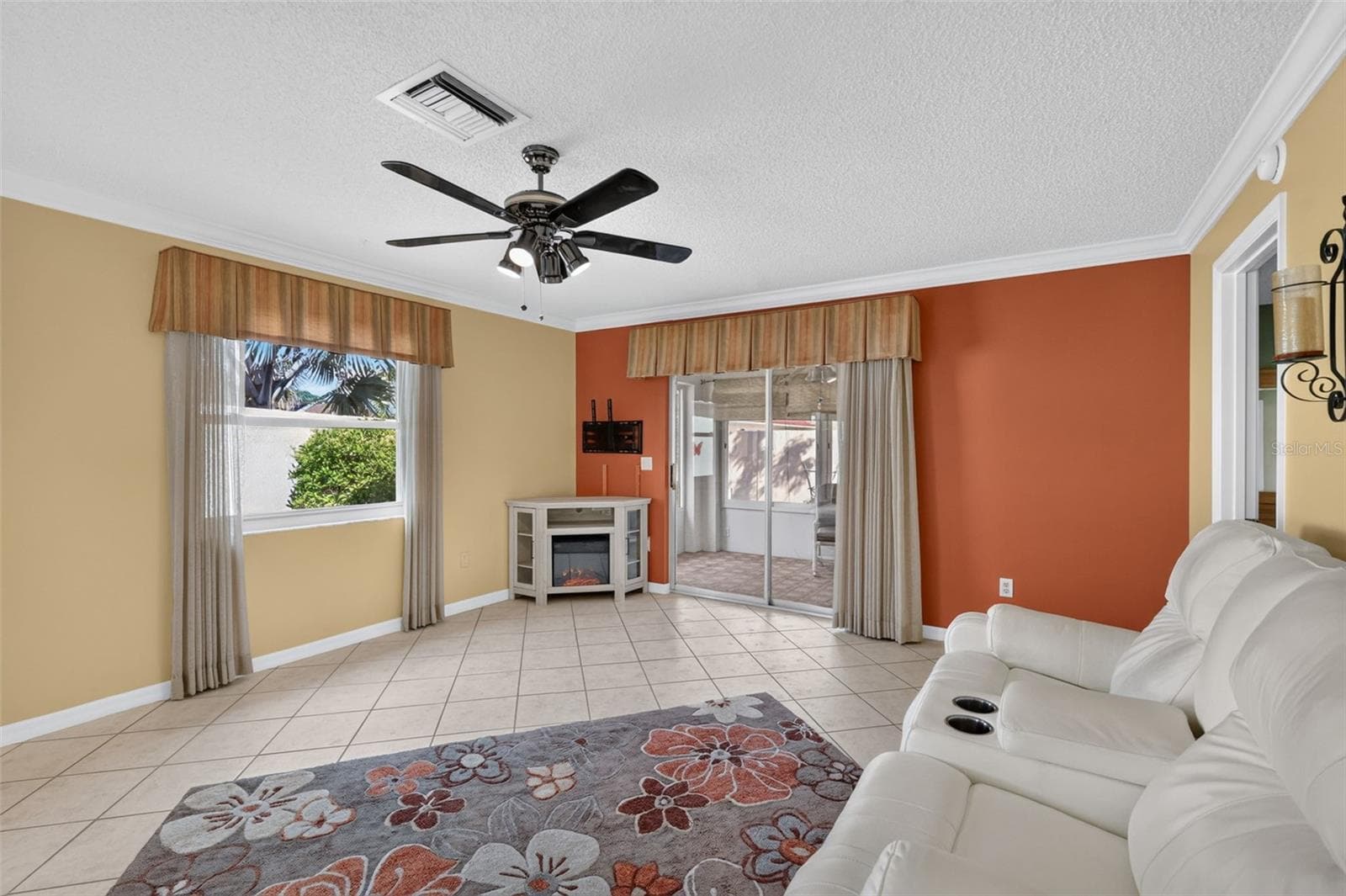 Living Room - 407 CARMEL AVE, THE VILLAGES