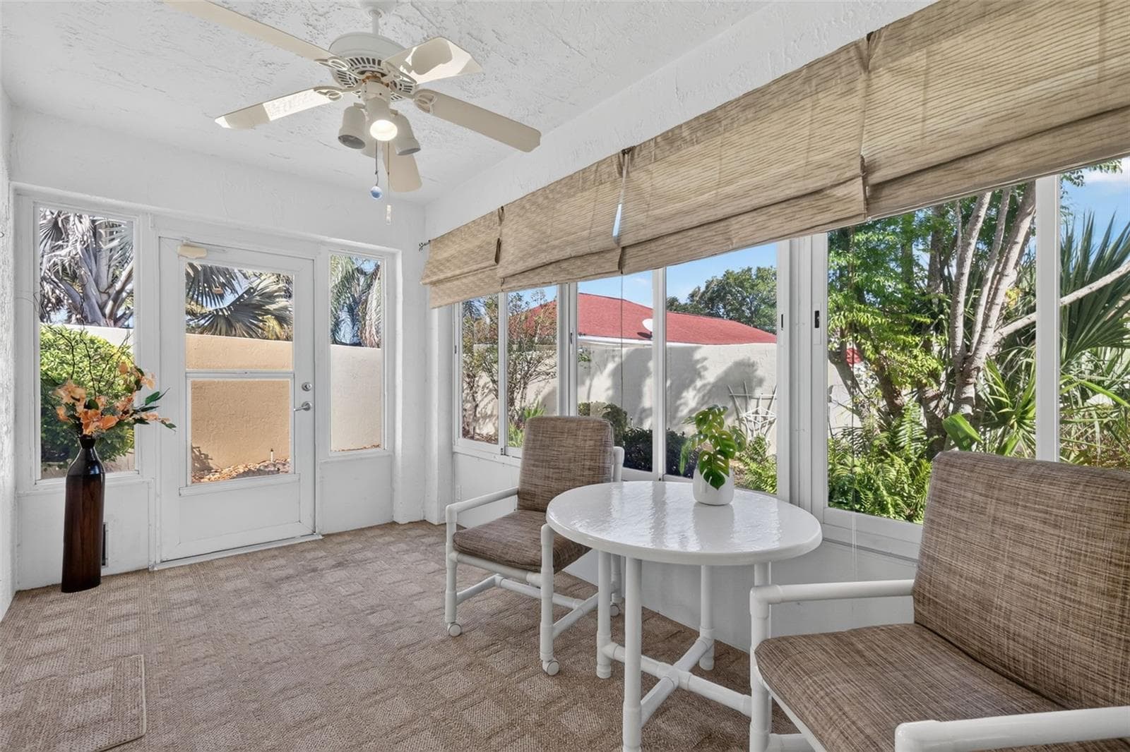Glass-Enclosed Lanai - 407 CARMEL AVE, THE VILLAGES