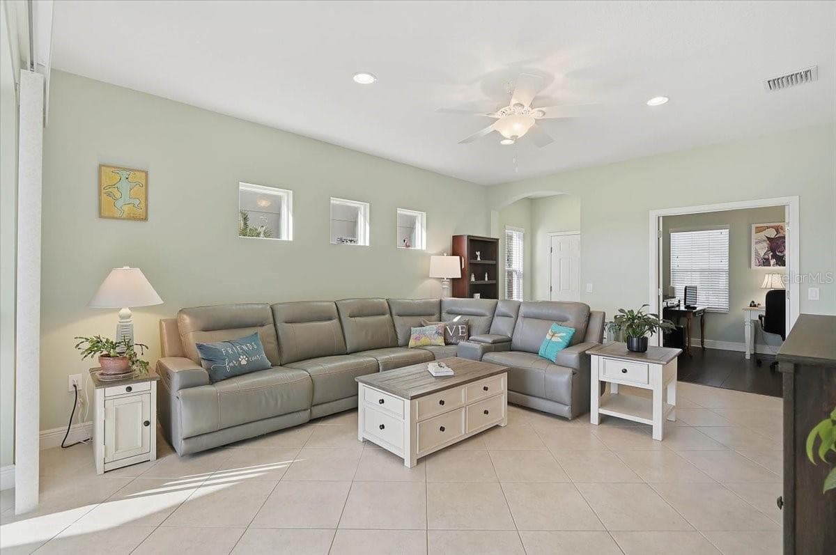Single Family Residence at 12660 SAGEWOOD DR, VENICE, photo 9 of 91