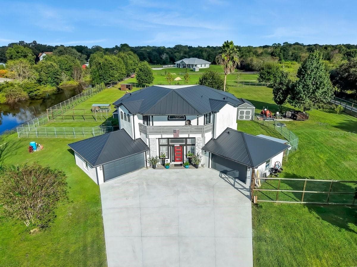 3810 BARTON COUNTRY TRL