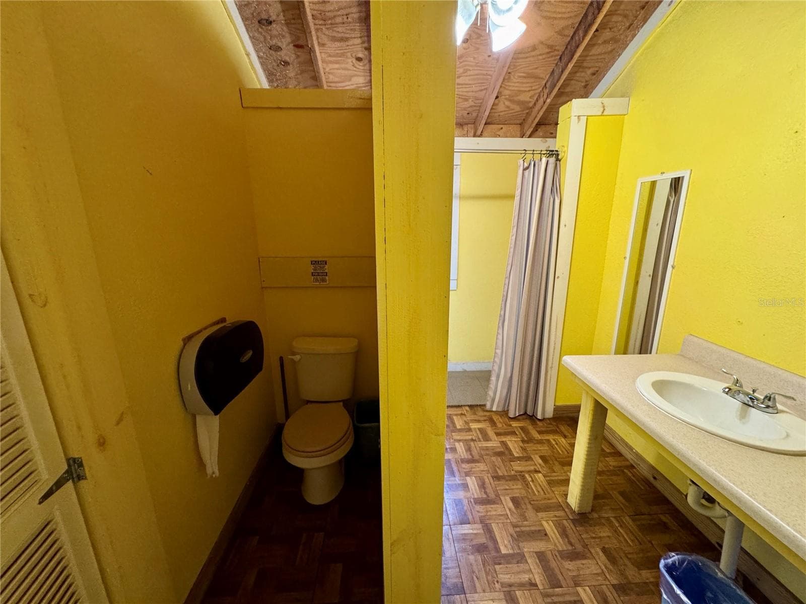 Hotel/Motel at 15260 NE 152ND PL, FORT MC COY, photo 16 of 21