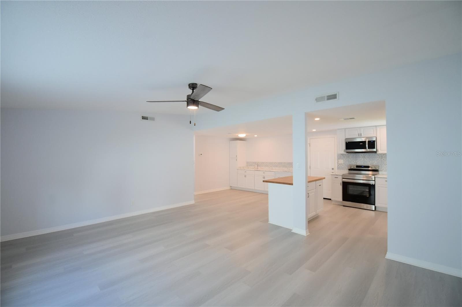 Manufactured Home at 4816 GOLDENVIEW LN, LAKELAND, photo 30 of 83