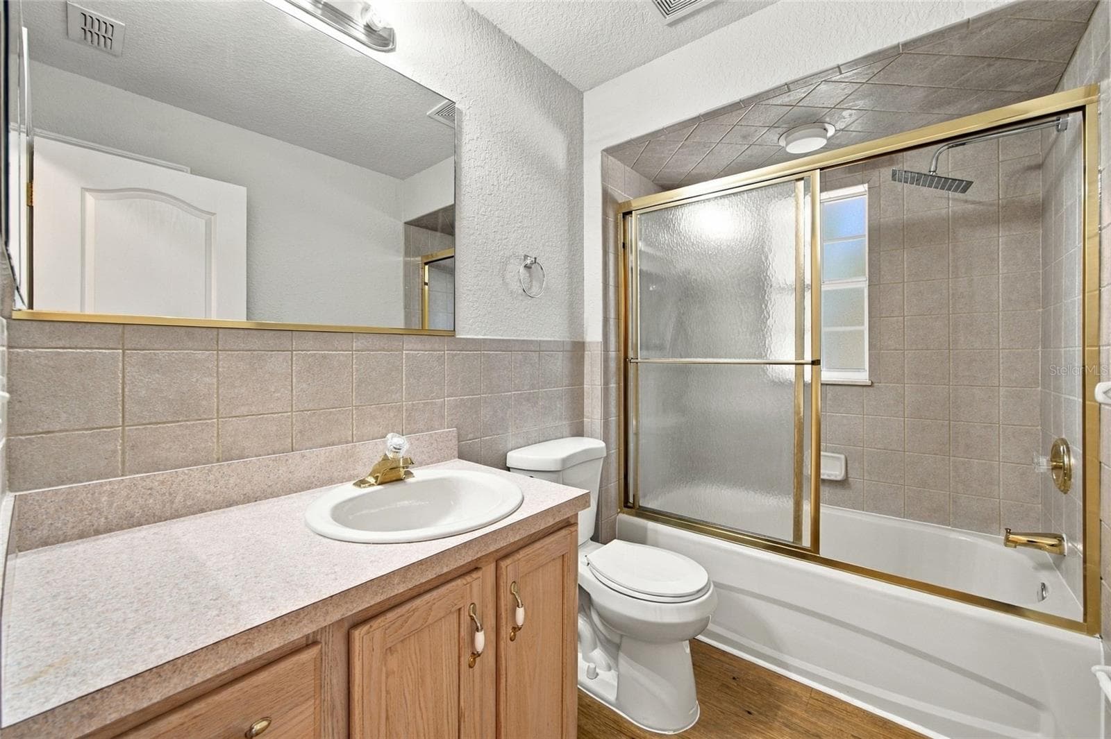 Main Bath - 12707 BOX DR, HUDSON