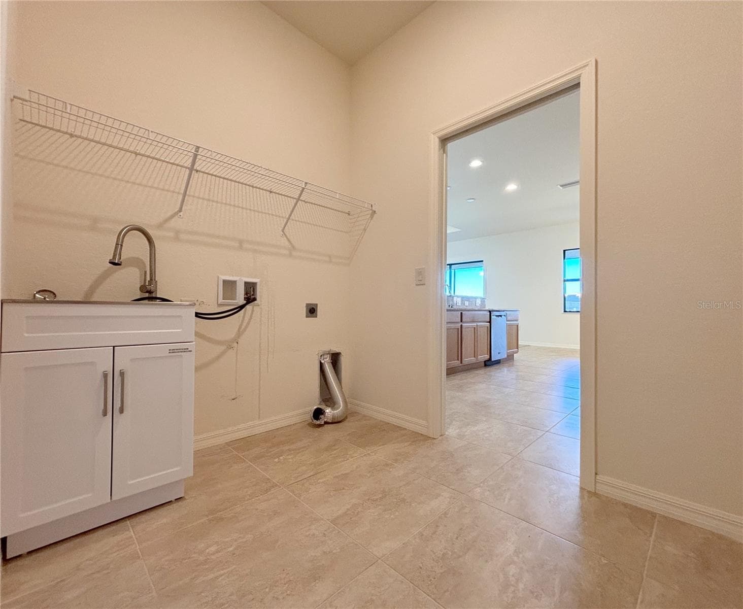 Laundry Room with Wash Sink - 6240 PINEHURST LOOP, WINTER HAVEN