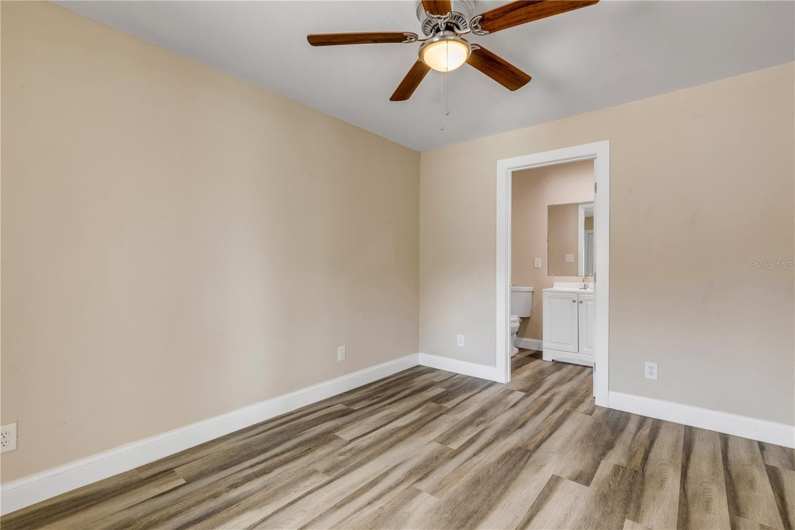 Duplex at DAVIS DAYTONA BEACH, DAYTONA BEACH, photo 13 of 33