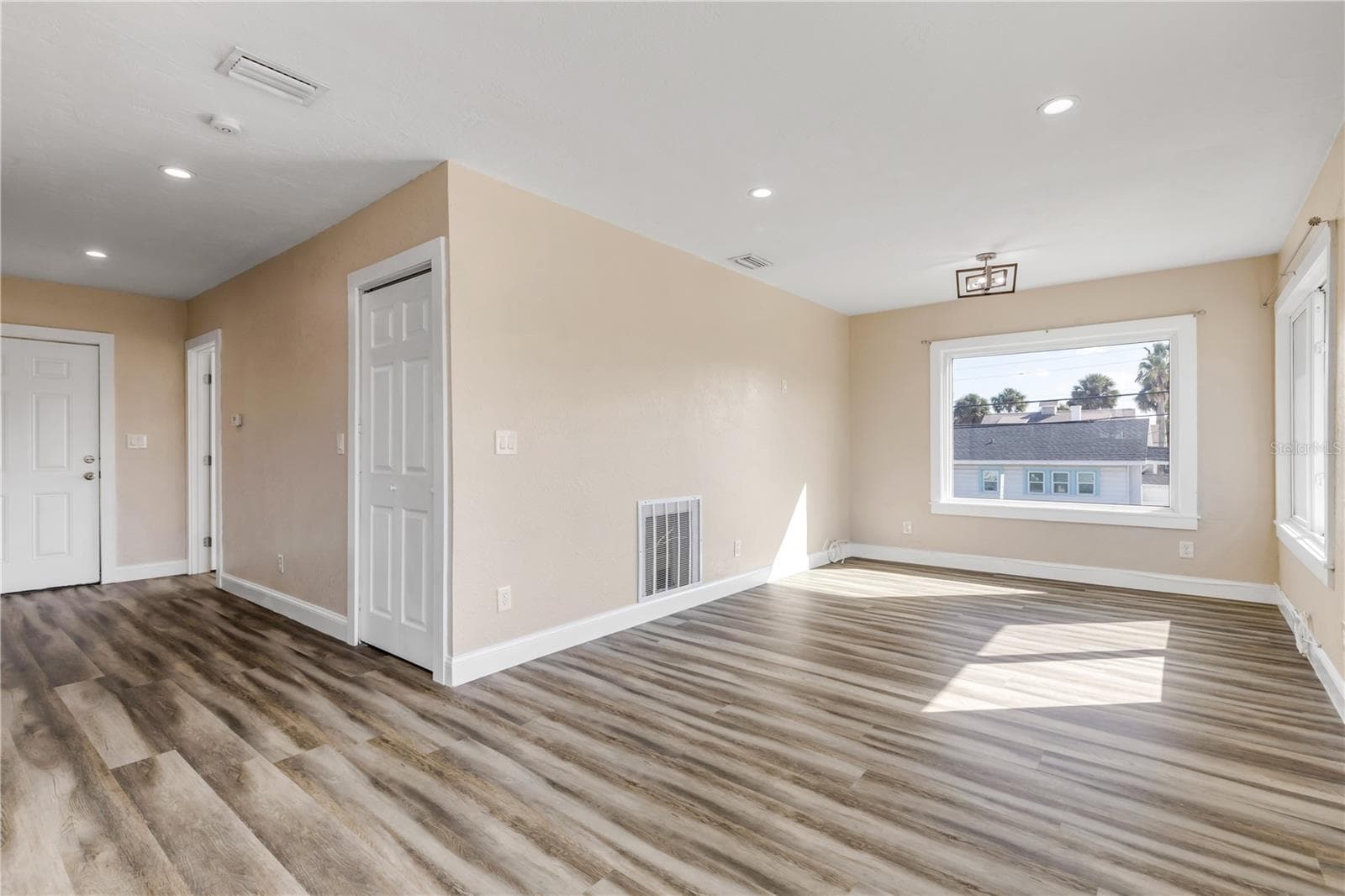 Duplex at DAVIS DAYTONA BEACH, DAYTONA BEACH, photo 21 of 33